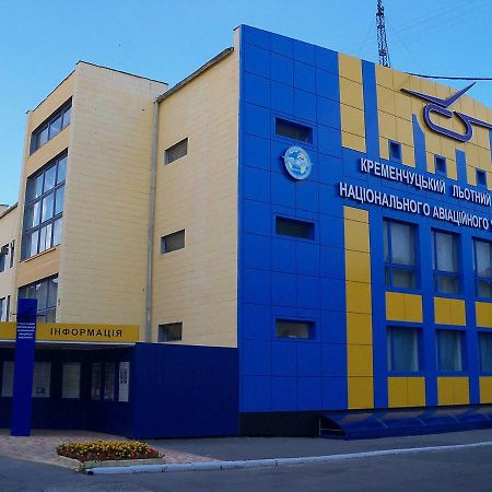 Апартаменты На Победы 25 Kremenchuk Exterior foto